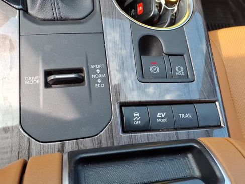 Used 2021 Toyota Highlander Platinum AWD/4WD image 26