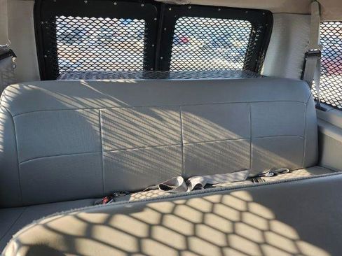 Used 2003 Ford E-350 and Econoline 350 XL image 27