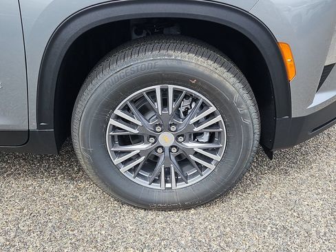 New 2026 Chevrolet Traverse LT w/ LPO, Floor Liner Package AWD/4WD image 4