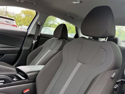 Certified 2023 Hyundai Elantra SE FWD image 9
