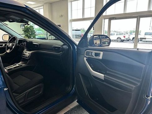 Used 2022 Ford Explorer XLT AWD/4WD image 30