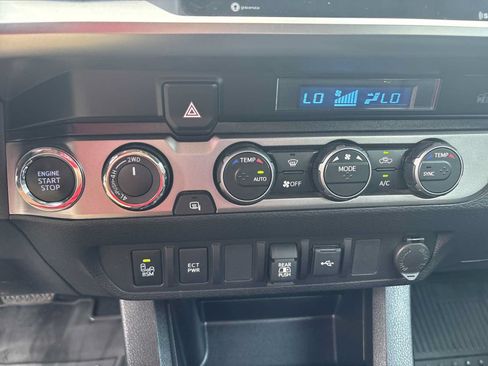 Used 2023 Toyota Tacoma SR5 w/ Technology Package AWD/4WD image 6