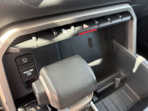 Used 2023 Toyota Tundra Limited AWD/4WD image 26