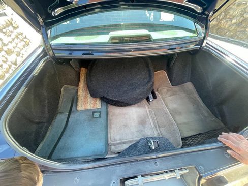 Used 1994 Cadillac Fleetwood Brougham RWD image 24
