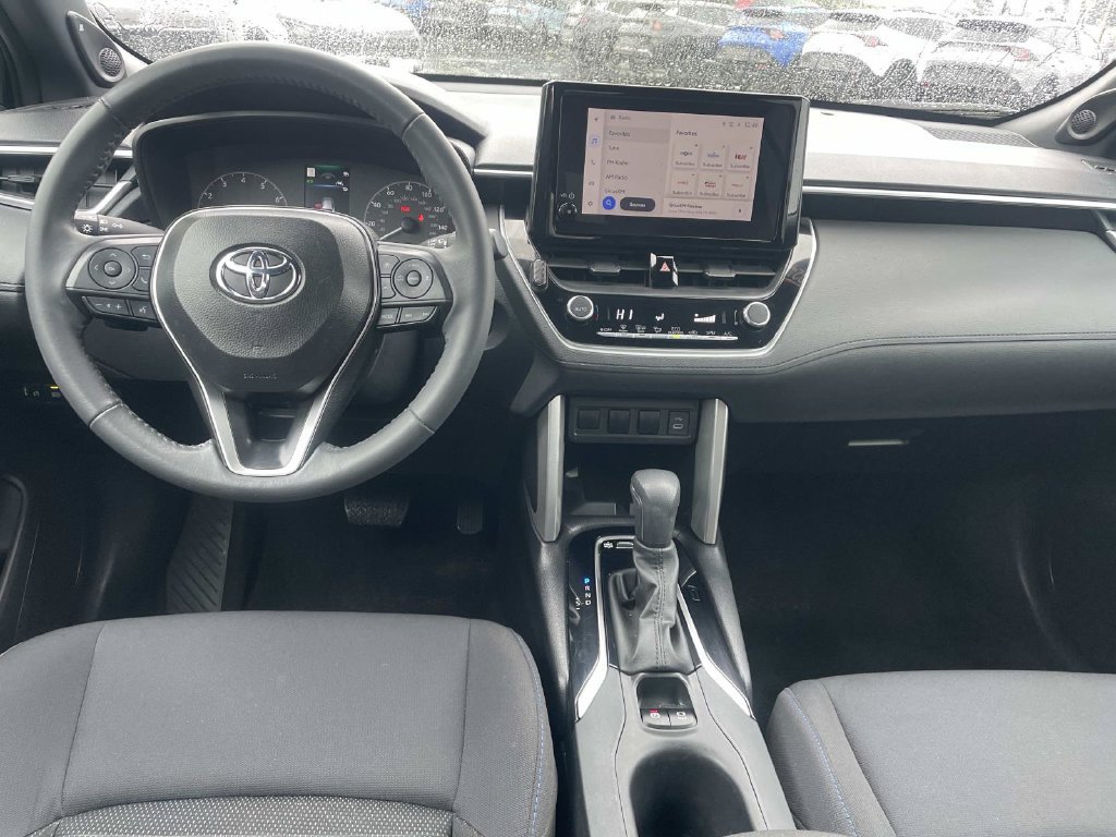 Used 2024 Toyota Corolla Cross AWD Hybrid w/ Moonroof Package image 14