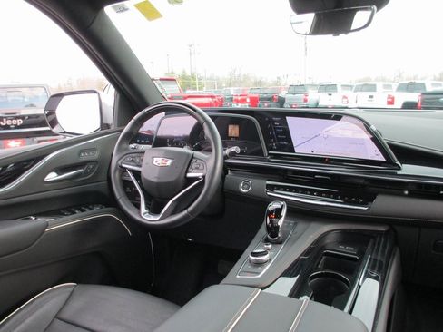 Used 2024 Cadillac Escalade Sport w/ LPO, ONYX Package image 27