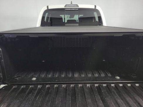 Used 2019 Toyota Tacoma SR5 AWD/4WD image 26