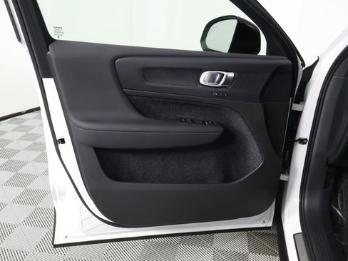 Certified 2023 Volvo C40 P8 Recharge Plus w/ Climate Package AWD/4WD image 17