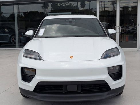 Used 2025 Porsche Macan Electric RWD image 6