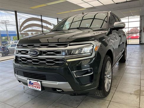 Used 2022 Ford Expedition Platinum AWD/4WD image 3