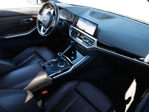 Used 2019 BMW 330i Sedan w/ Premium Package image 21