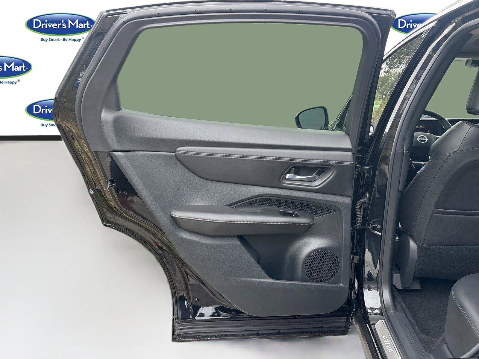 Used 2023 Nissan Ariya FWD image 16
