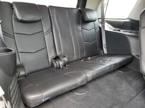 Used 2018 Cadillac Escalade 2WD image 12