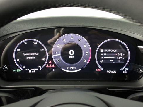 Used 2025 Porsche Cayenne Coupe image 22