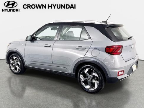Used 2023 Hyundai Venue Limited w/ Cargo Package FWD image 7