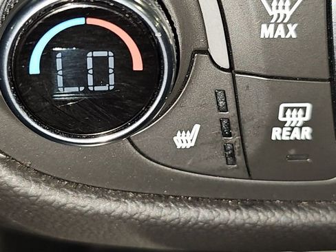 Used 2023 Chevrolet Equinox LT FWD image 40