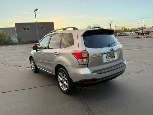 Used 2017 Subaru Forester 2.5i Touring AWD/4WD image 7