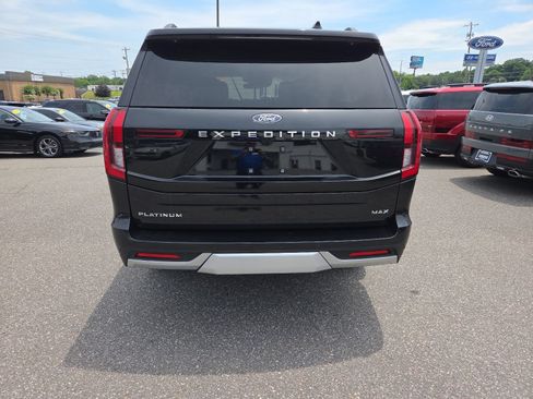 Used 2025 Ford Expedition Max Platinum w/ Driver's Package AWD/4WD image 4