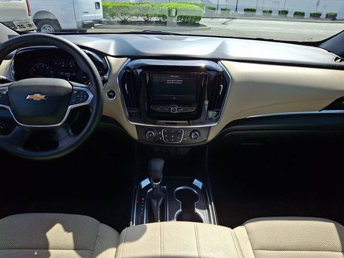 Used 2022 Chevrolet Traverse LS FWD image 16