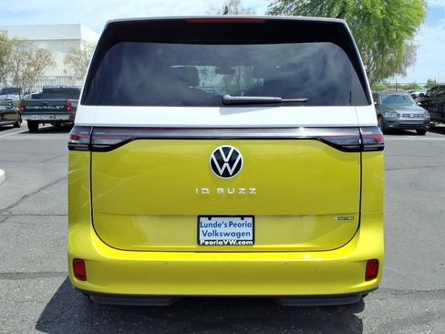 New 2025 Volkswagen ID. Buzz Pro S Plus AWD/4WD image 5