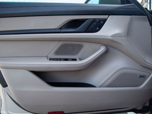 Certified 2022 Porsche Taycan RWD image 8