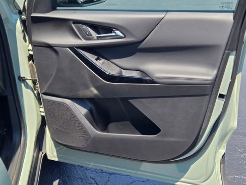 Certified 2025 Chevrolet Equinox LT w/ Safety and Technology Package FWD image 6