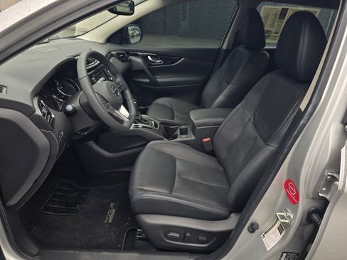 Certified 2022 Nissan Rogue Sport SL w/ Premium Package AWD/4WD image 12
