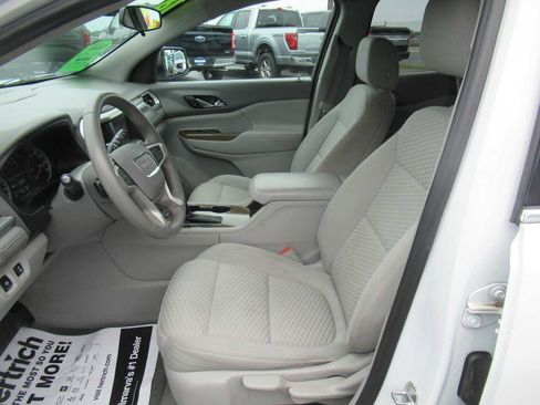 Used 2018 GMC Acadia SLE FWD image 13