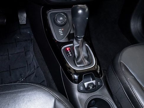 Used 2019 Jeep Compass Limited AWD/4WD image 18