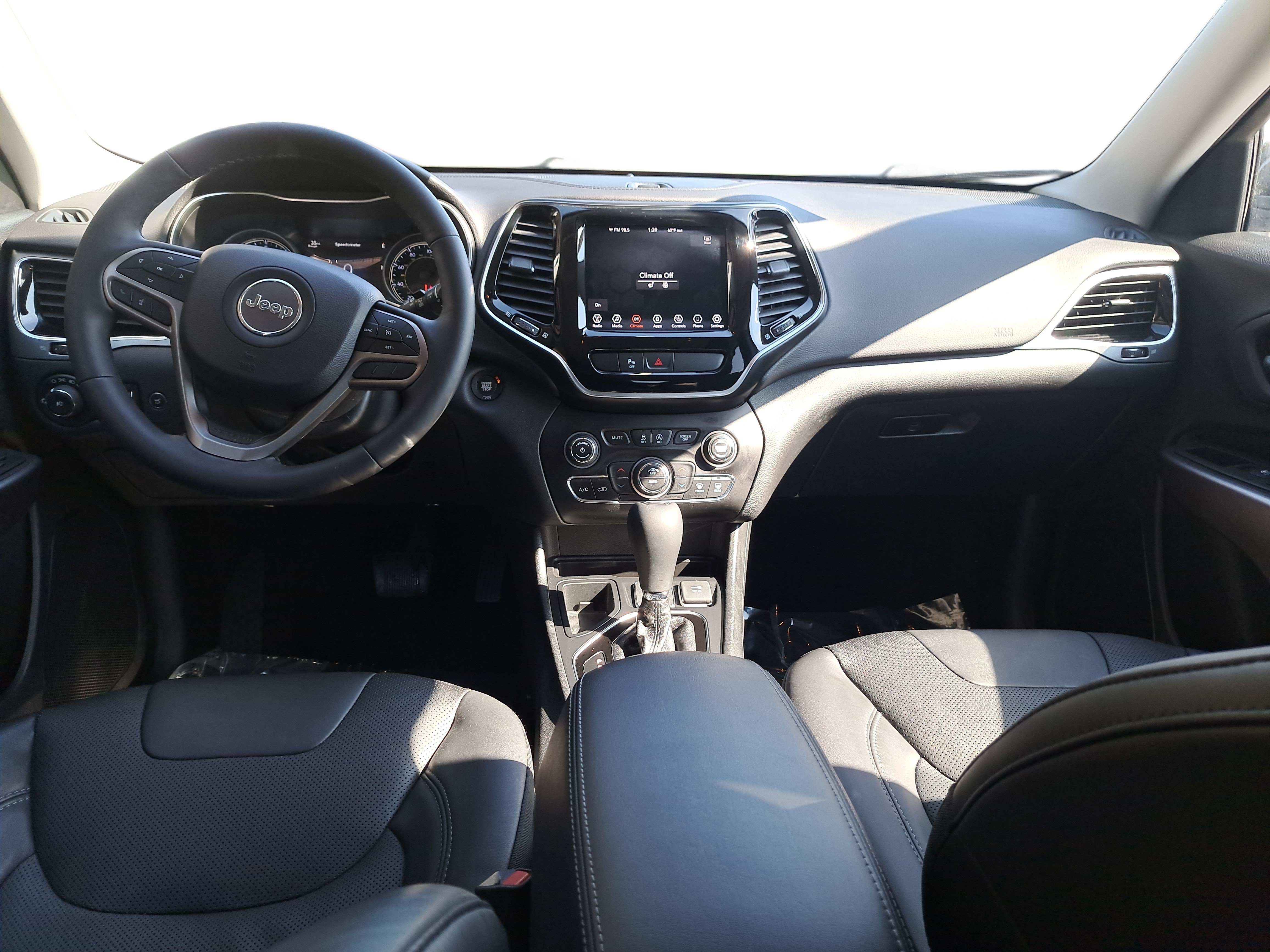 Used 2019 Jeep Cherokee Limited FWD image 9