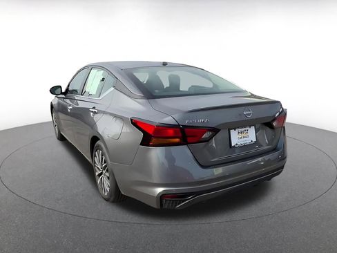 Used 2025 Nissan Altima 2.5 SV image 11