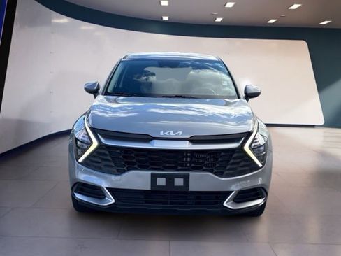 Used 2023 Kia Sportage LX image 8