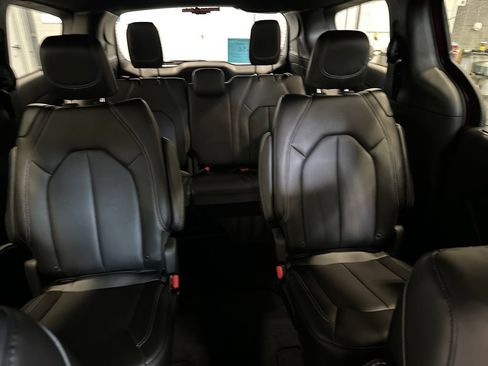 New 2027 Chrysler Pacifica Select AWD/4WD image 24