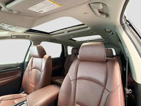 Used 2019 Buick Enclave Avenir image 21