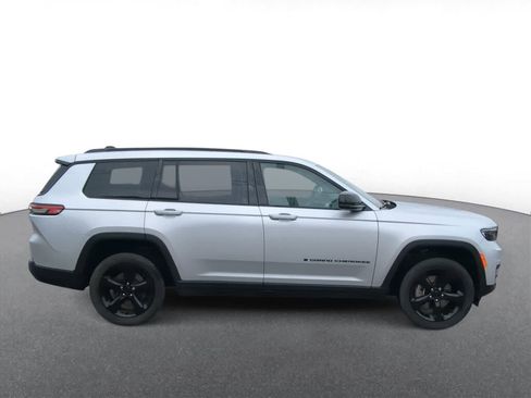 Certified 2023 Jeep Grand Cherokee L Altitude image 9