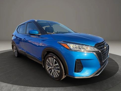 Used 2023 Nissan Kicks SV FWD image 3