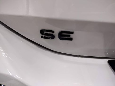 New 2025 Volkswagen Tiguan SE R-Line image 14