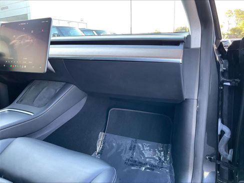 Used 2024 Tesla Model Y Performance AWD/4WD image 18