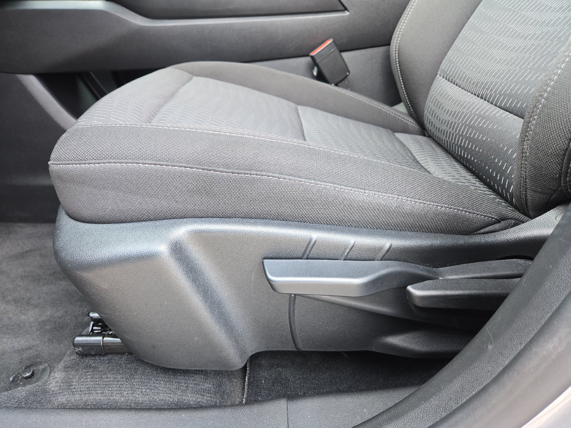 Used 2026 Chevrolet Equinox LT FWD image 17