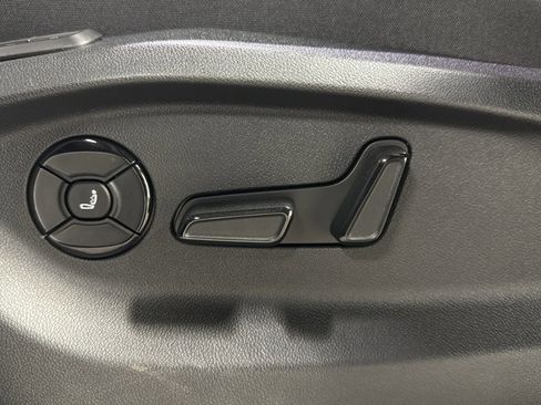 New 2026 Volkswagen Tiguan SEL R-Line image 16