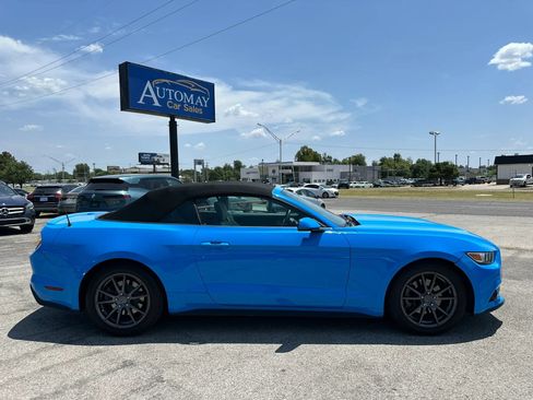 Used 2017 Ford Mustang Premium RWD image 31