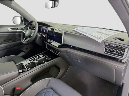 New 2026 Volkswagen Atlas Cross Sport SEL Premium R-Line AWD/4WD image 32