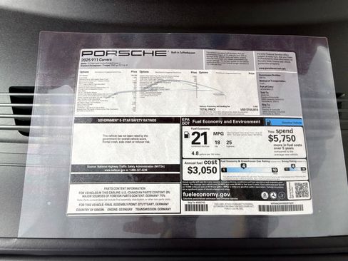 Used 2025 Porsche 911 Carrera RWD image 34