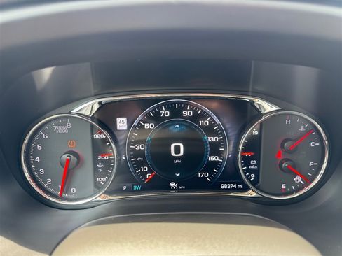 Used 2017 GMC Acadia Denali w/ Technology Package FWD image 14