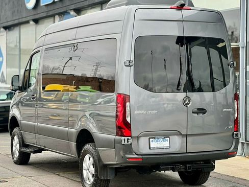 Used 2023 Mercedes-Benz Sprinter 2500 image 3