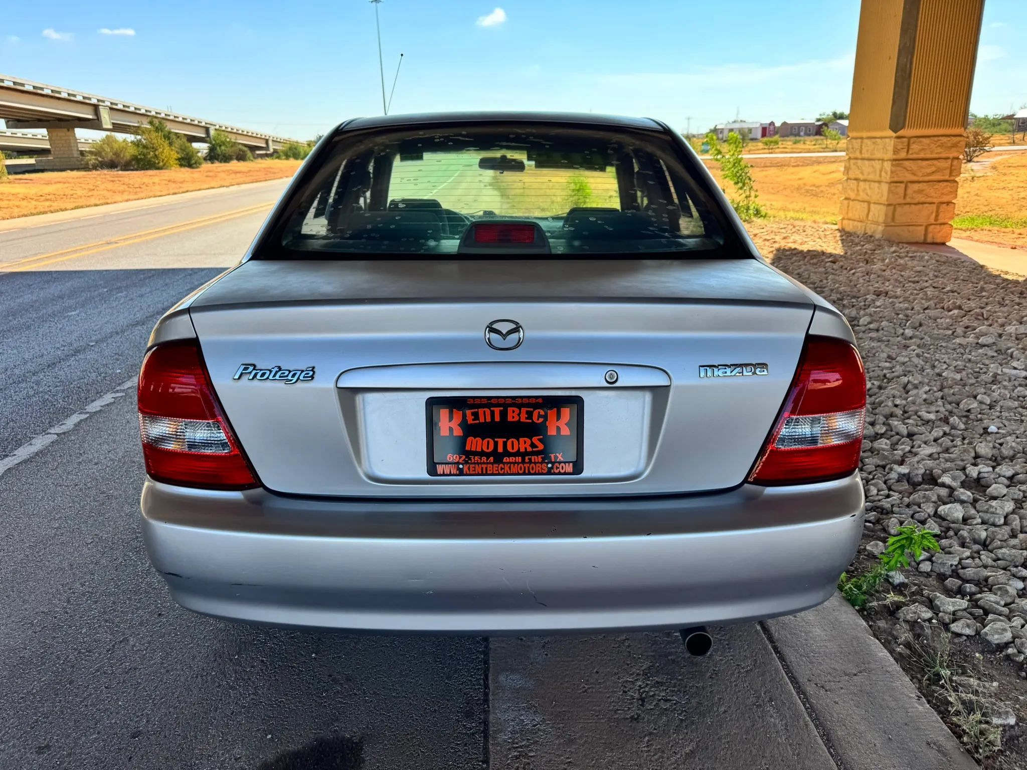 Used 2003 MAZDA Protege FWD image 4