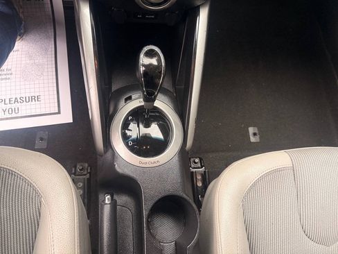 Used 2012 Hyundai Veloster w/ Style Pkg FWD image 16