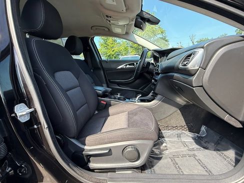 Used 2018 INFINITI QX30 FWD image 23