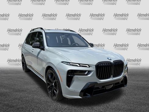 Used 2026 BMW X7 xDrive40i w/ M Sport Package image 2