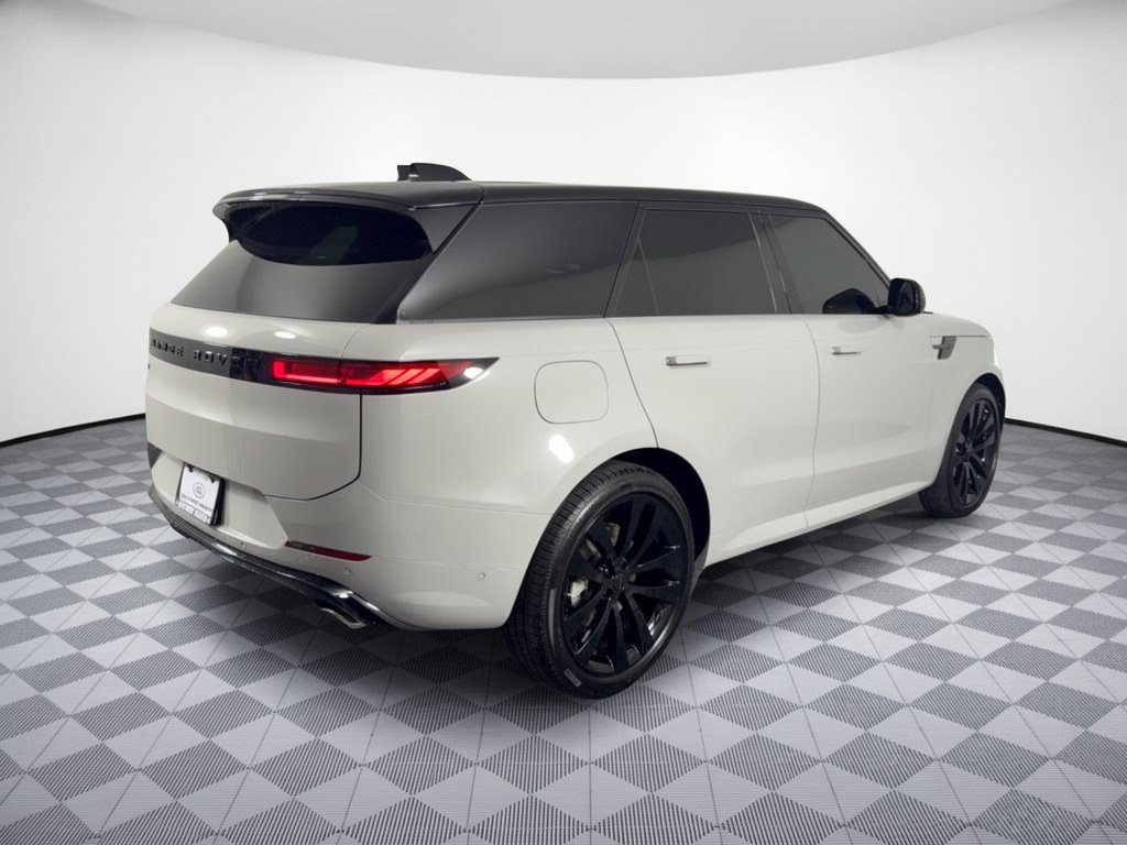 New 2027 Land Rover Range Rover Sport Dynamic SE AWD/4WD image 9